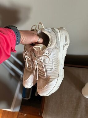 Women’s Nike react